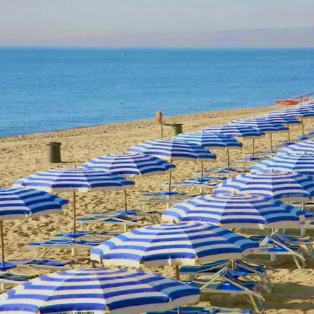 Villaggio Internazionale La Plaja 3*